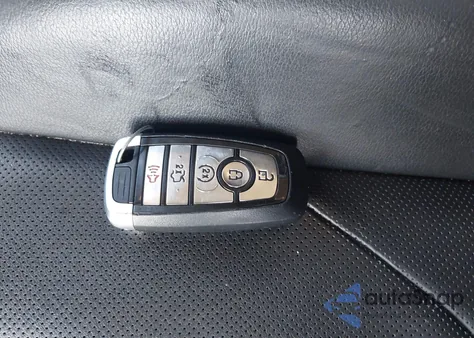 2019 Ford Fusion Hybrid Titanium из США, поврежденный, VIN 3FA6P0RU6KR119370